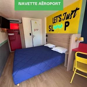 Hotel Premiere Classe Aeroport Marseille Vitrolles (Bouches-du-Rhone)